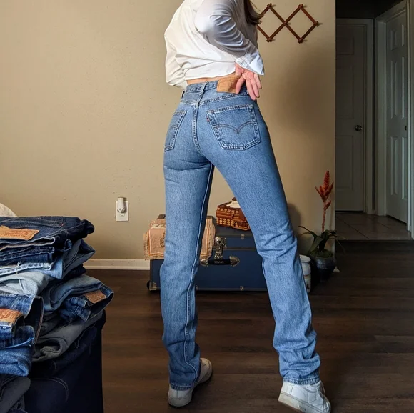 Levi's Vintage 501 Straight Leg Jeans 90s - Picture 16 of 16